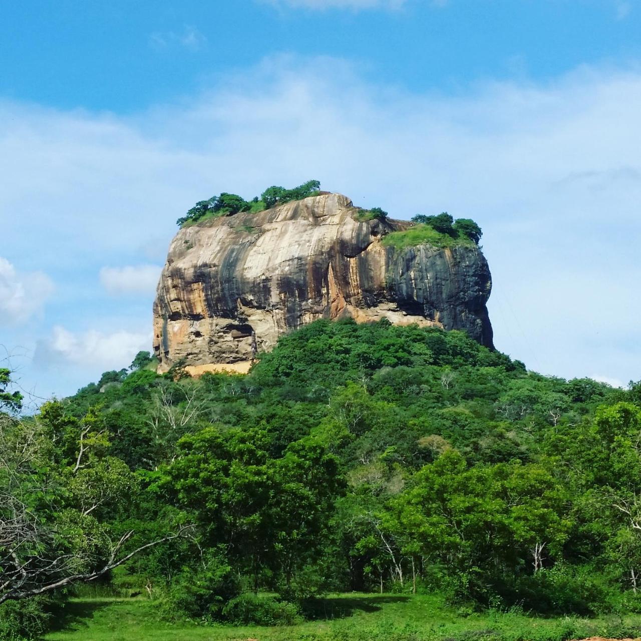 Rho Sigiriya Lake Edge Retreat Kibissa Exteriér fotografie